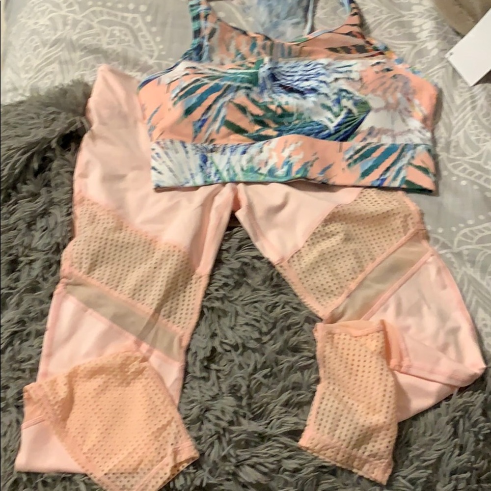 Fabletics sports bra (NWT) and mesh workout pants